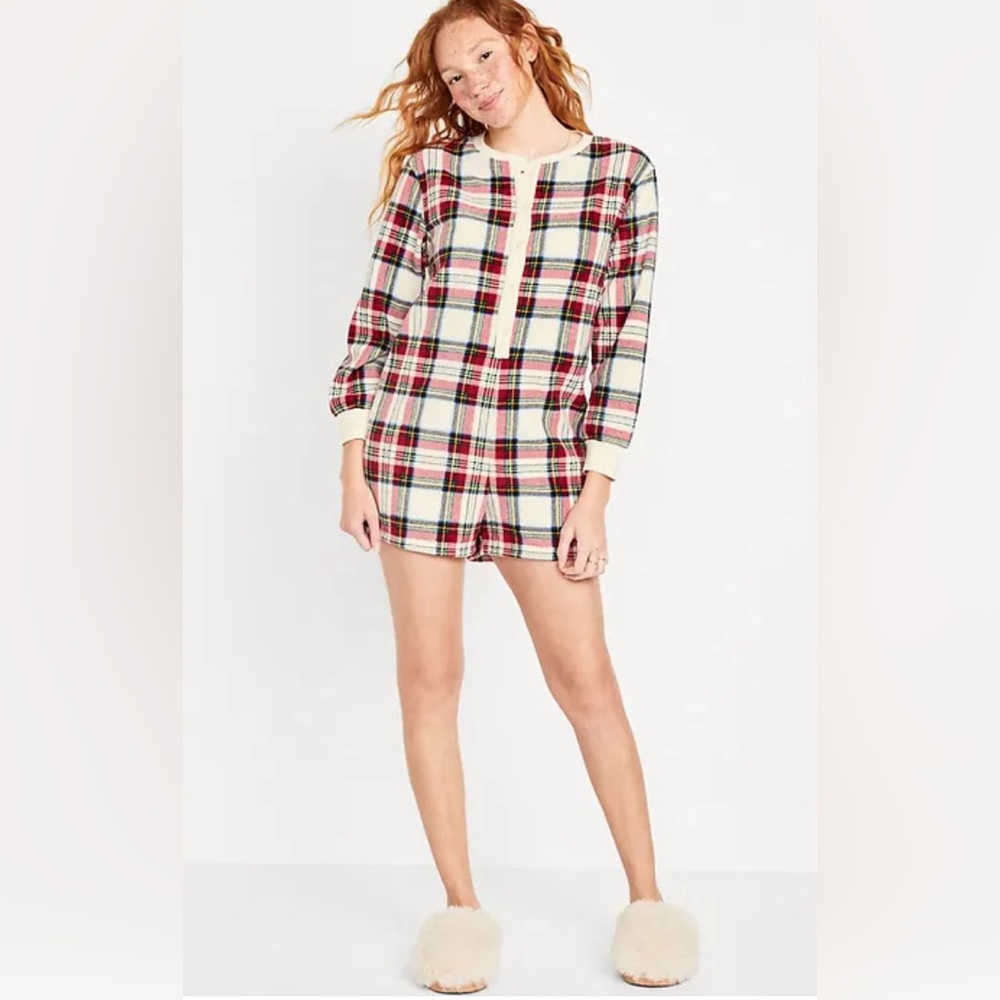 OLD NAVY Micro Fleece Henley Pajama Romper -- 3.5-inch inseam Size S